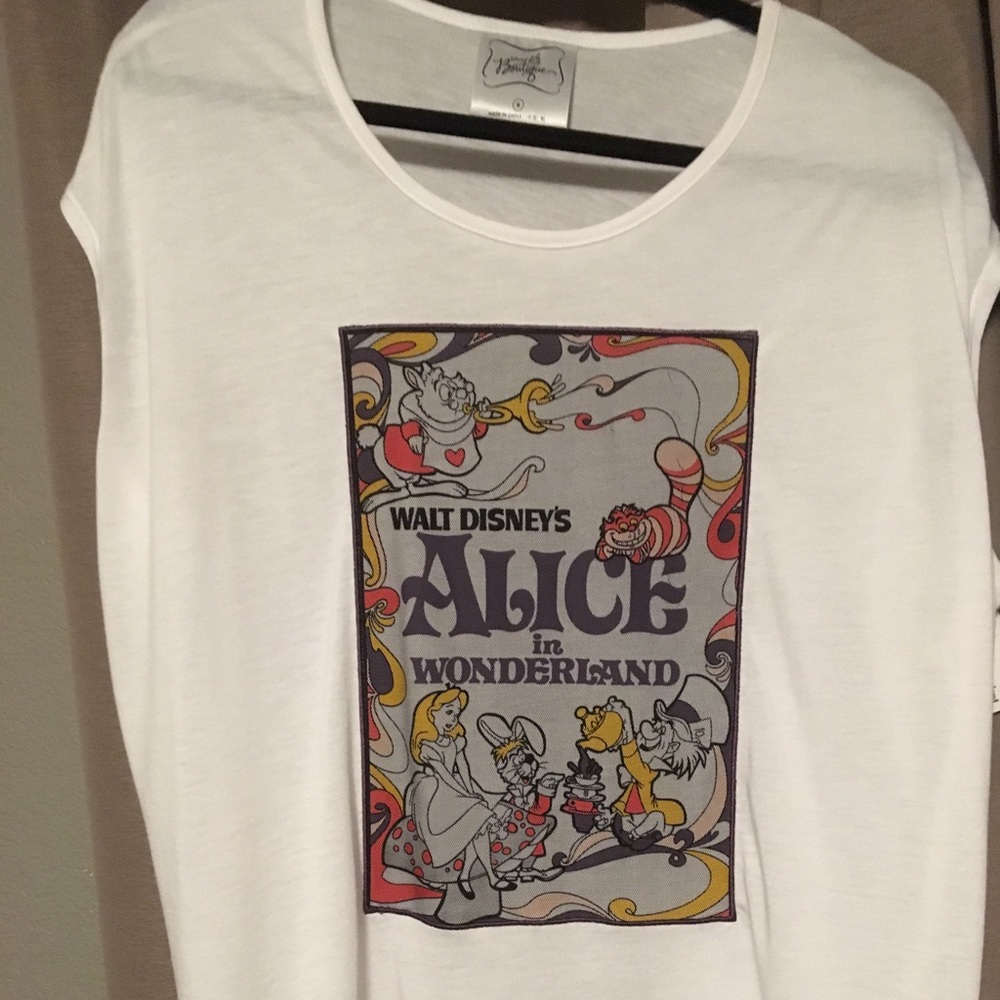 Disney “Alice in Wonderland” shirt